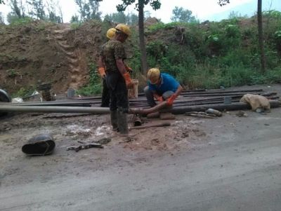点击查看详细信息<br>标题：公路勘察工作现场 阅读次数：11947